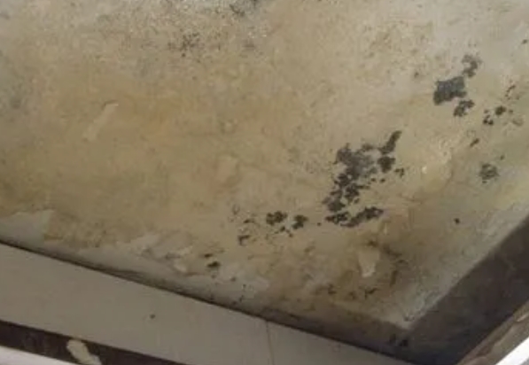 端州阳台漏水维修公司分享下端州卫生间渗水维修需要注意哪些问题。